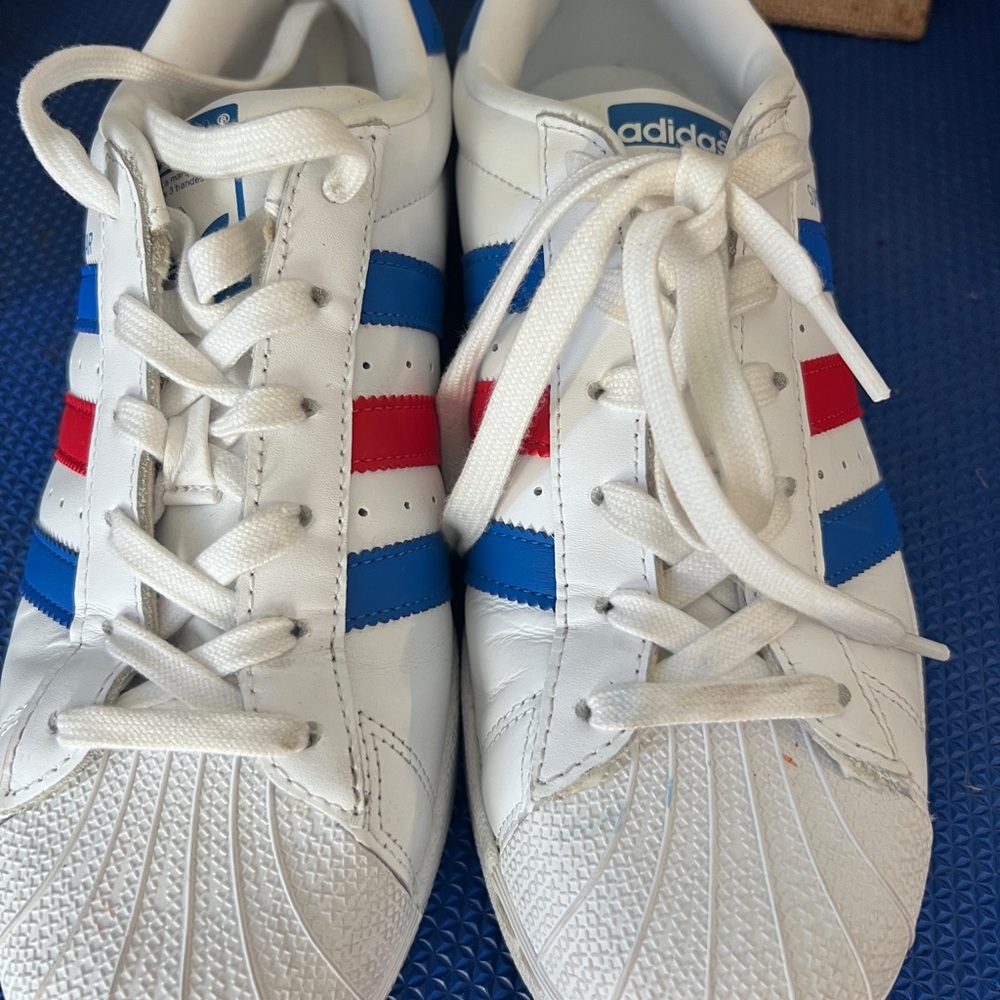 Adidas Sneakers in White with Blue and Red Accents, Size 7 men’s